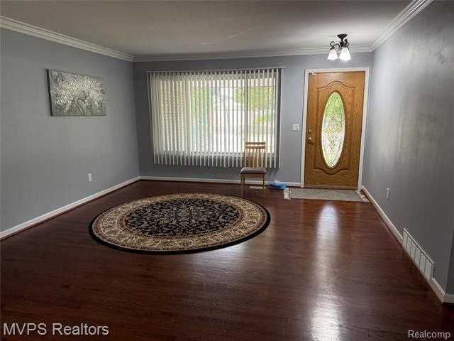 5043 Blair Dr - Photo 4 of 25