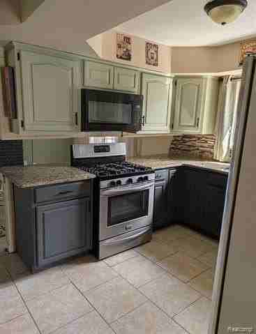 12423 Deming Dr - Photo 4 of 14