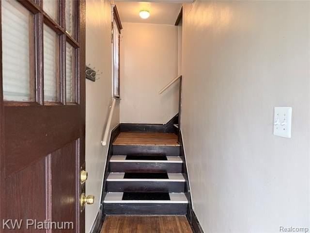 7095 Navy St - Photo 3 of 14