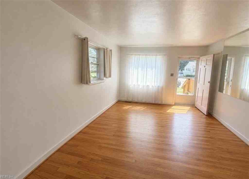 546 Muskogee Ave - Photo 2 of 21