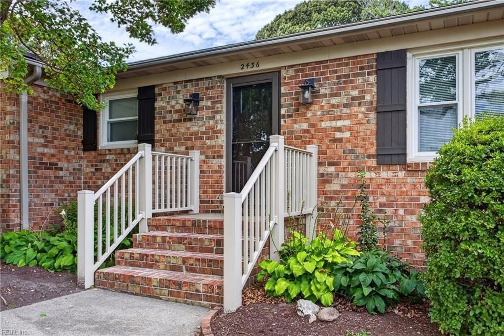 2436 Hood Dr - Photo 3 of 26