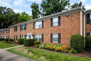 featured image of 1015 Barclay Sq