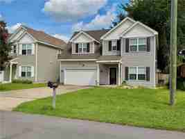 featured image of 1302 Hawthorne Dr #B