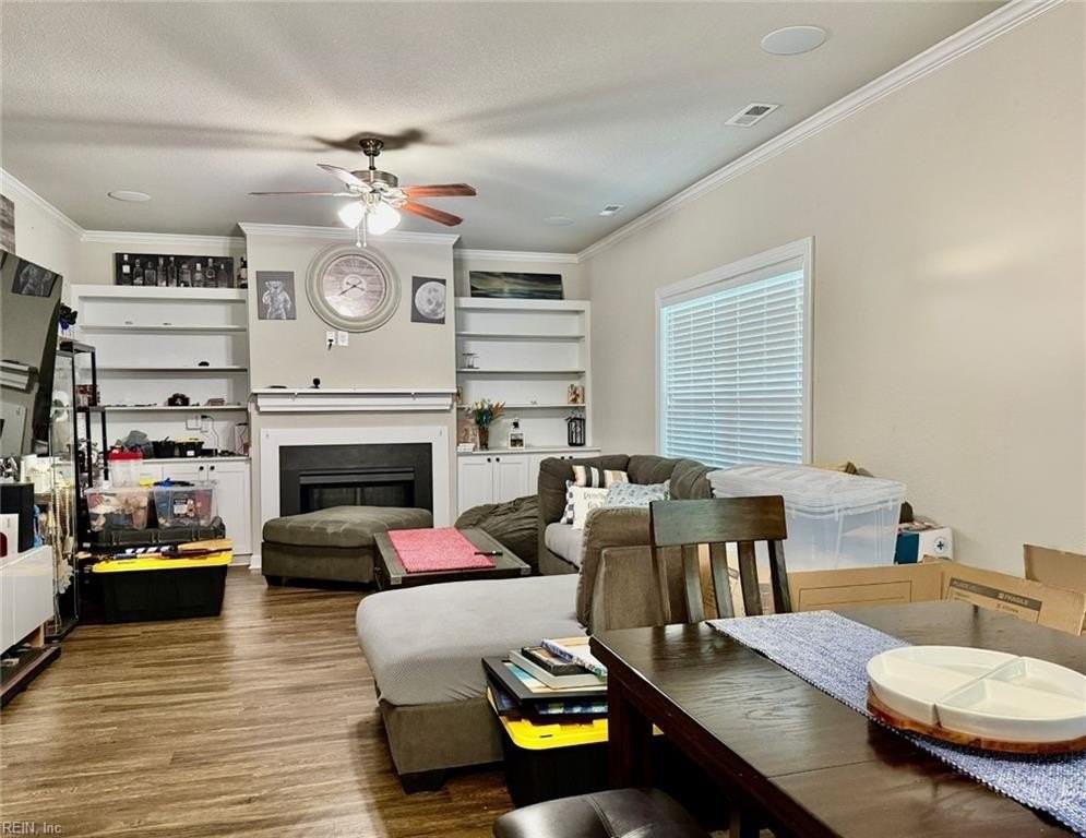 1302 Hawthorne Dr #B - Photo 5 of 23