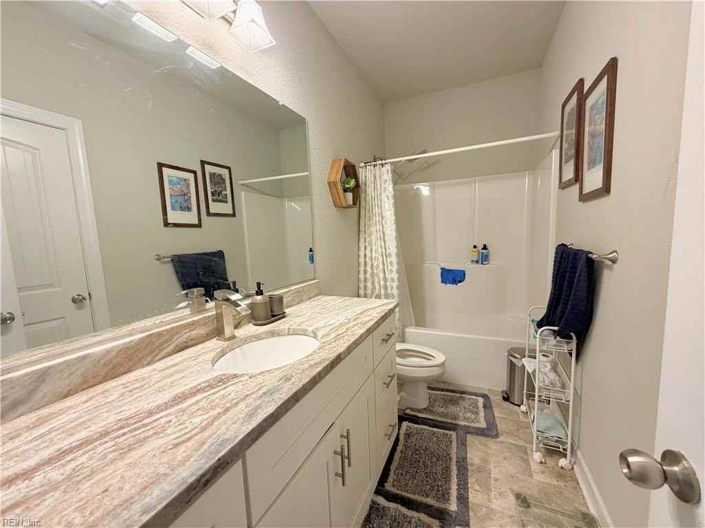 1302 Hawthorne Dr #B - Photo 6 of 23