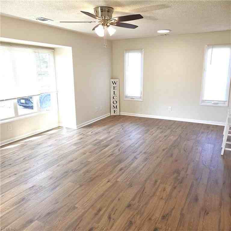 612 Pinewood Dr - Photo 5 of 19
