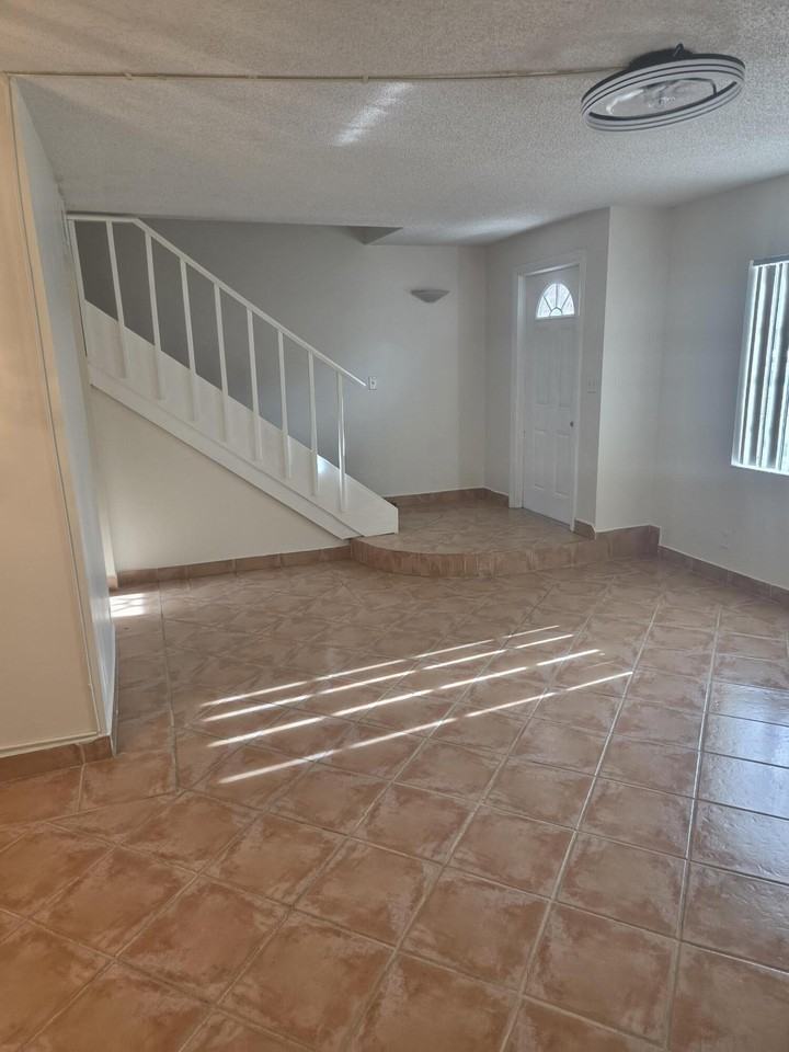 3062 Riverside Dr #4F - Photo 2 of 16