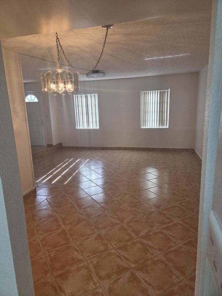 3062 Riverside Dr #4F - Photo 6 of 16