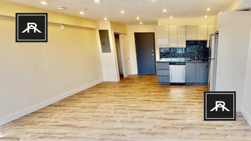 1024 Commonwealth Ave - Photo 5 of 6