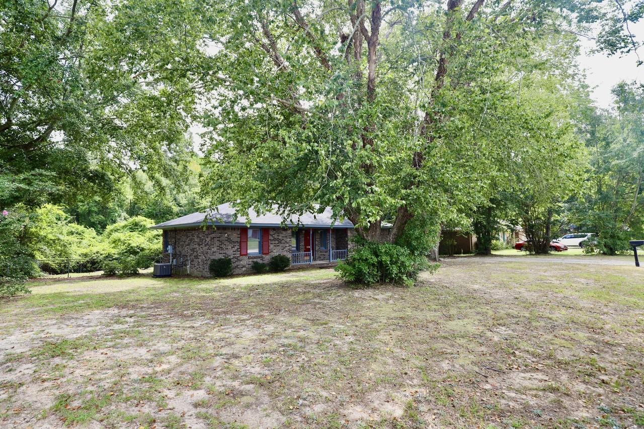 806 Club Ln - Photo 2 of 50