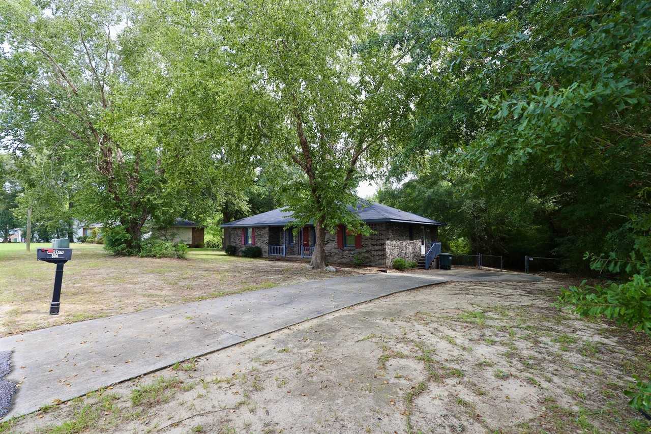 806 Club Ln - Photo 3 of 50
