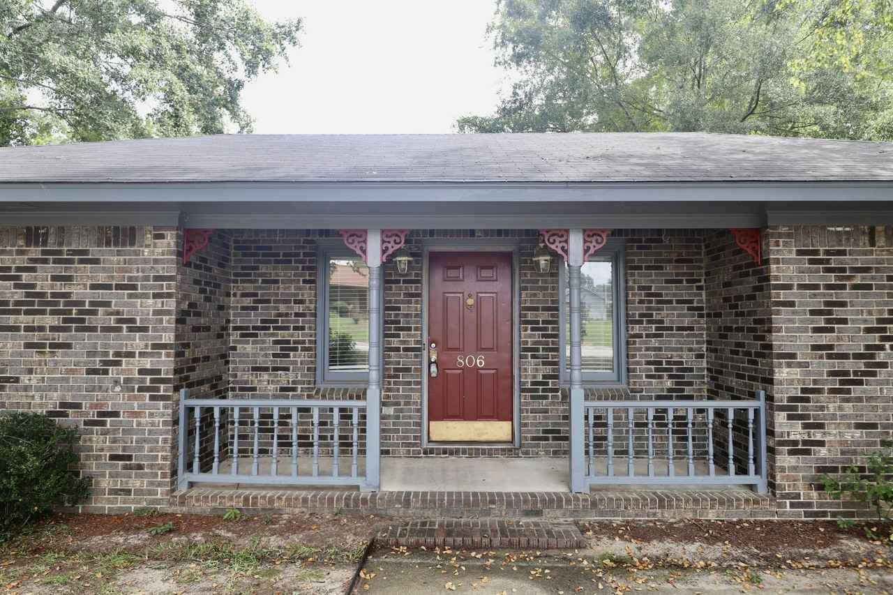 806 Club Ln - Photo 5 of 50