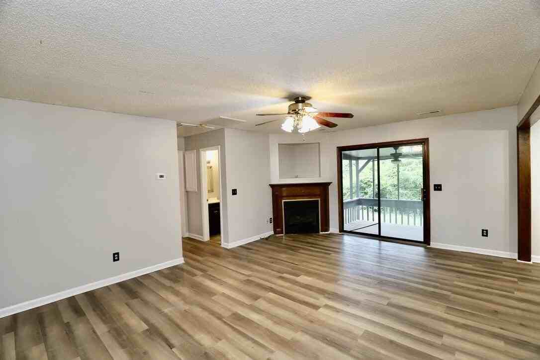 806 Club Ln - Photo 7 of 50