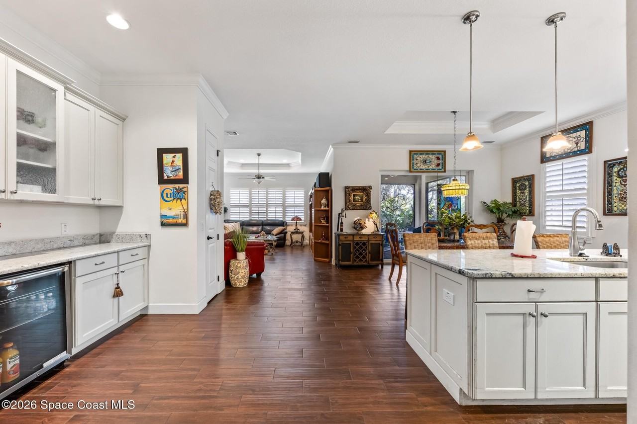 121 Seminole Ln - Photo 2 of 40