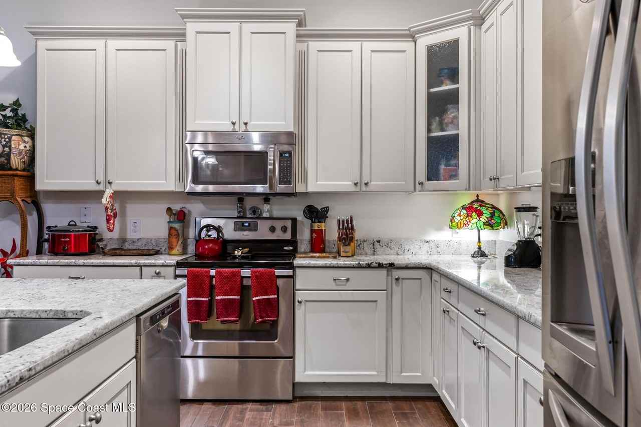 121 Seminole Ln - Photo 5 of 40
