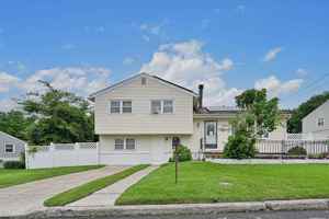 featured image of 48 W Bolton Ave