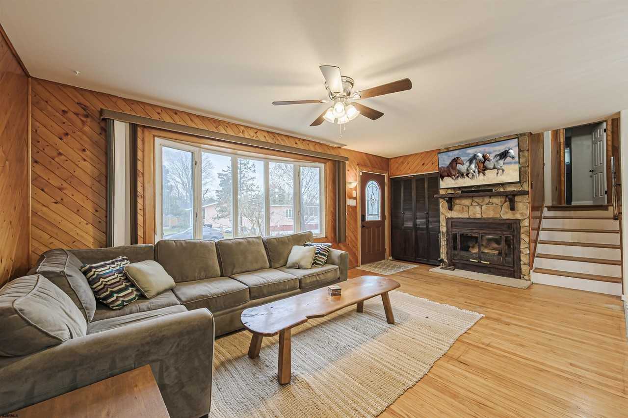 48 W Bolton Ave - Photo 4 of 40