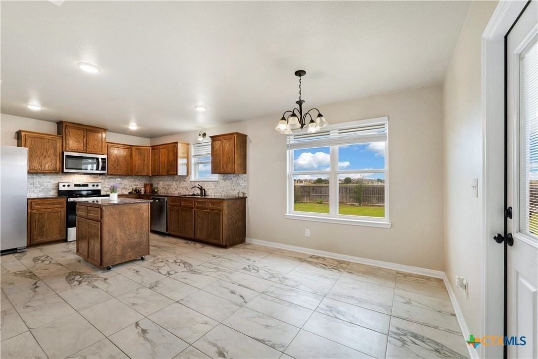 6005 Cactus Flower Ln - Photo 4 of 11