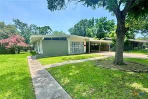 featured image of 709 Fern Ln
