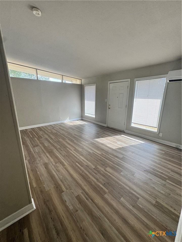 709 Fern Ln - Photo 5 of 21