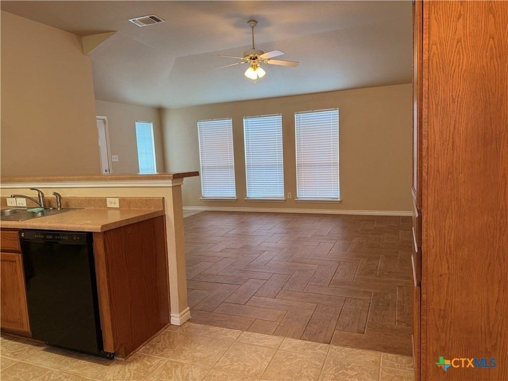 1229 Hilltop Dr - Photo 3 of 15