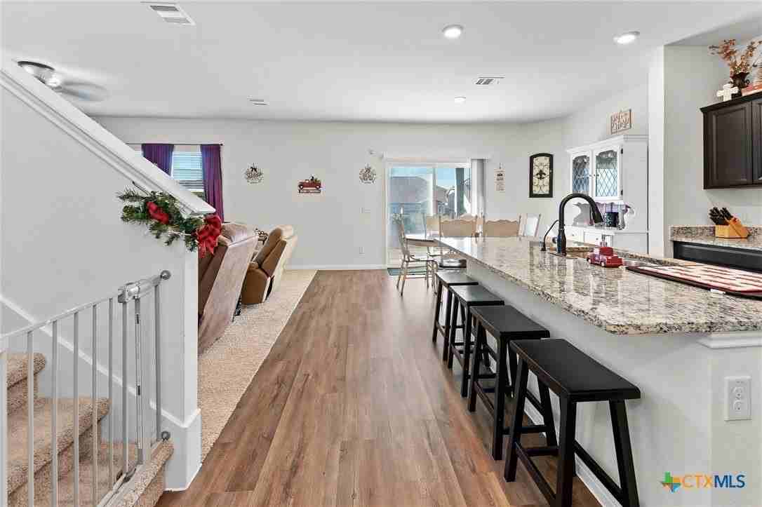19328 Berringer Dr - Photo 3 of 15