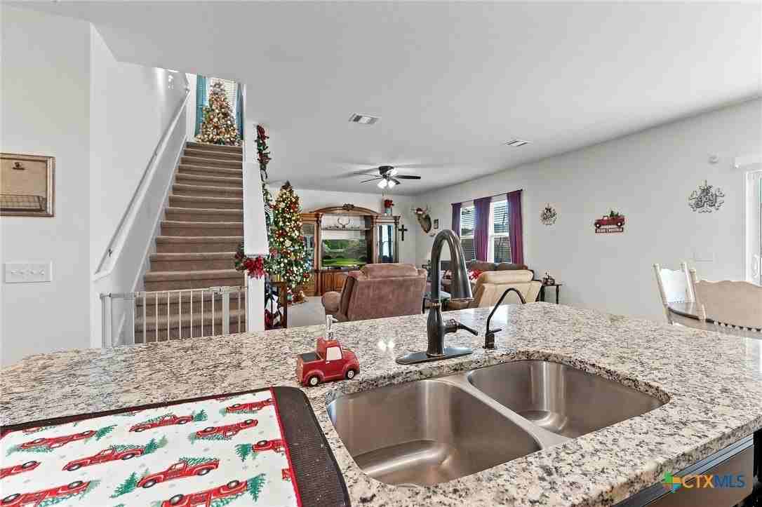 19328 Berringer Dr - Photo 6 of 15
