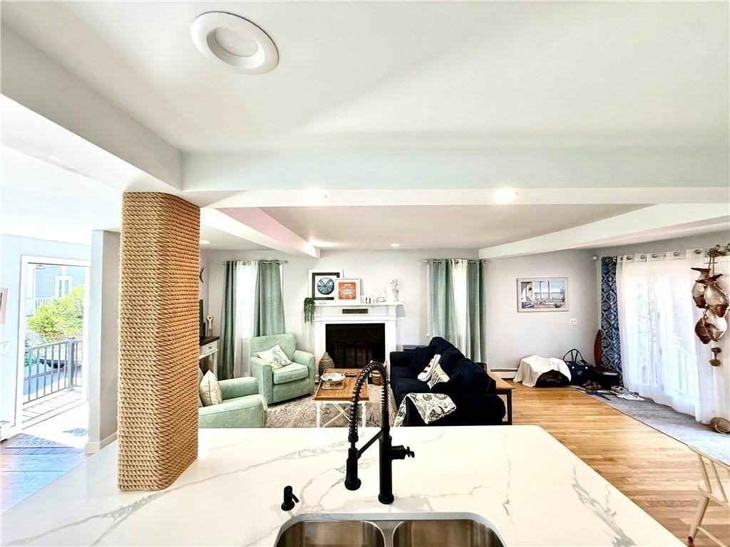 22 Dixon St - Photo 4 of 23