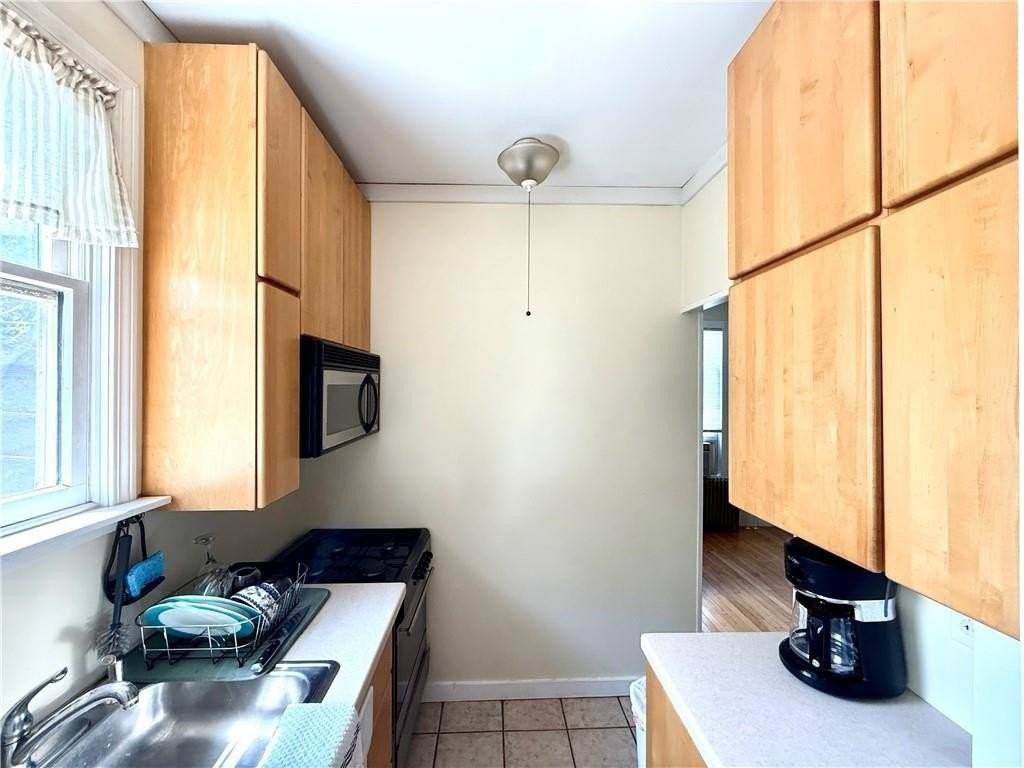 11 Old Beach Rd #2 - Photo 4 of 10