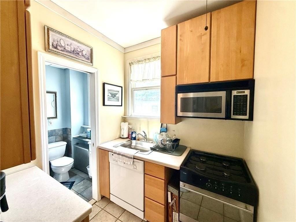 11 Old Beach Rd #2 - Photo 5 of 10