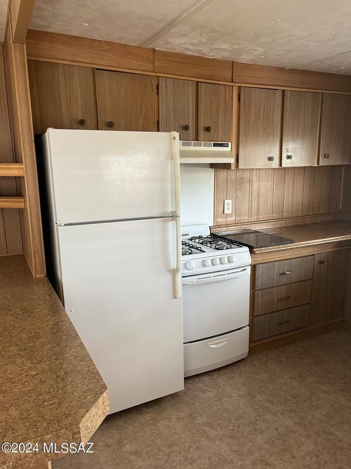 2602 E Walnut St #4 - Photo 4 of 14