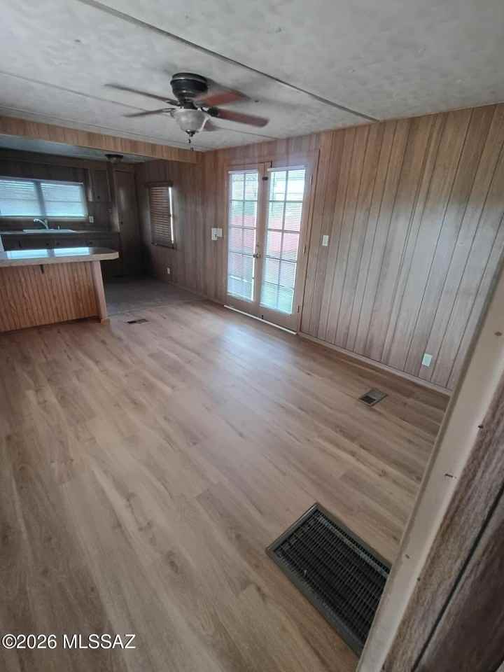 2602 E Walnut St #4 - Photo 6 of 14