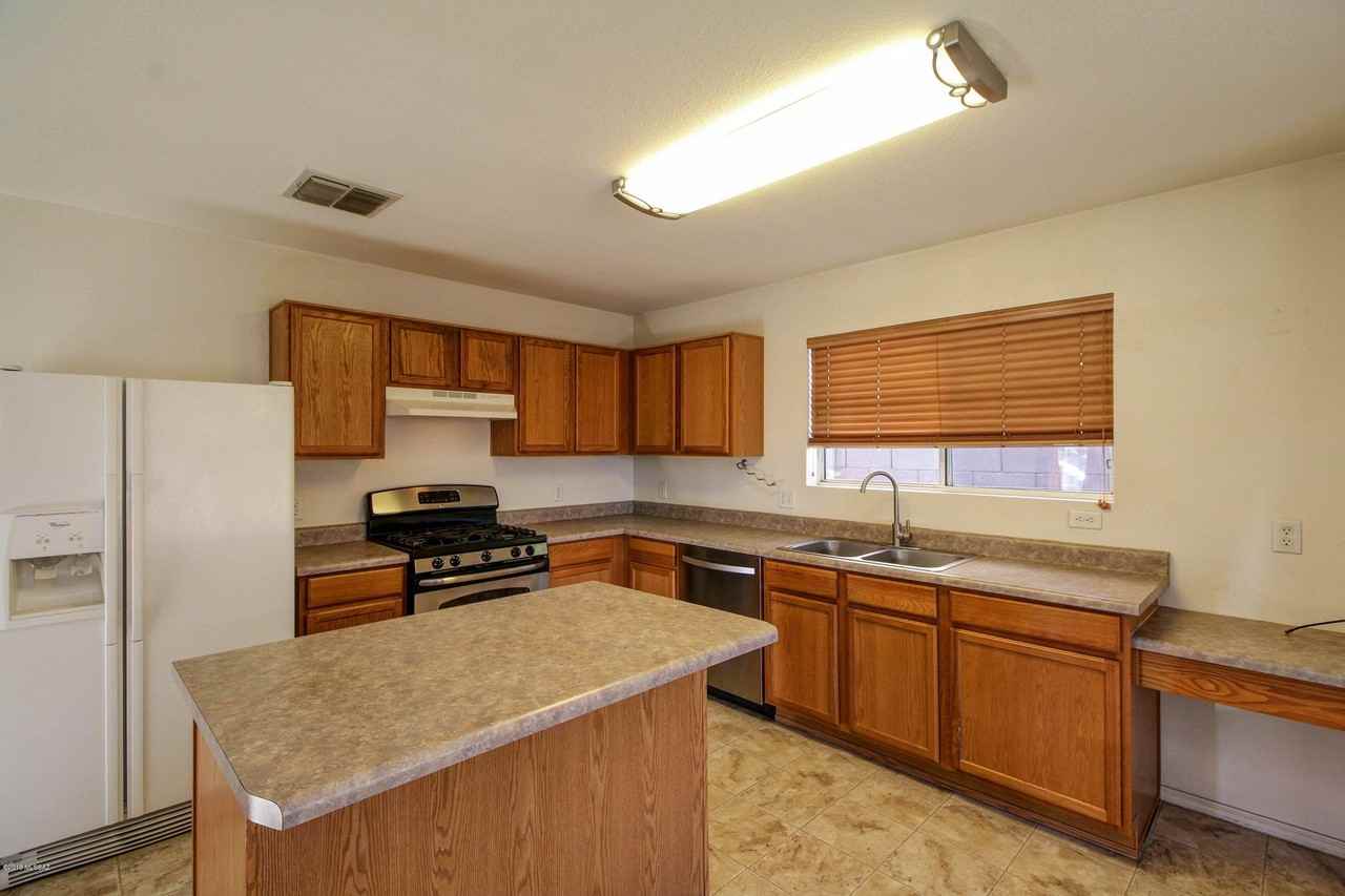 6222 S Sun View Way - Photo 5 of 9