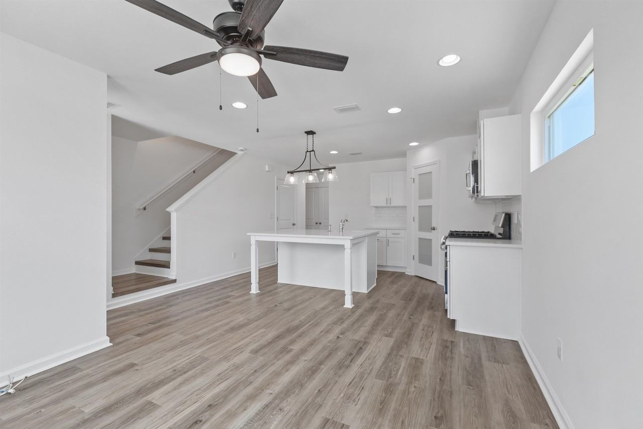 3613 Meadow Vista Ln - Photo 4 of 42
