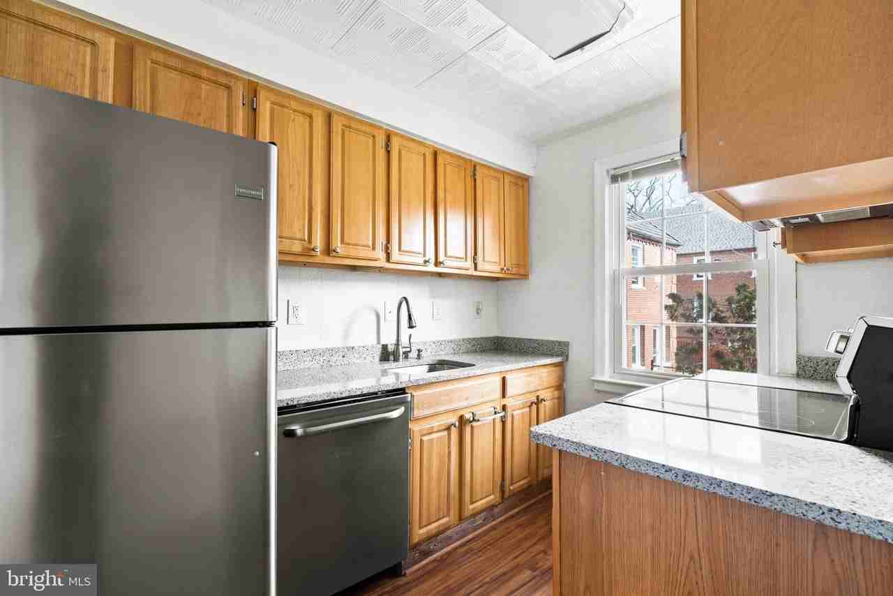 2124 Suitland Ter Se #202 - Photo 4 of 10