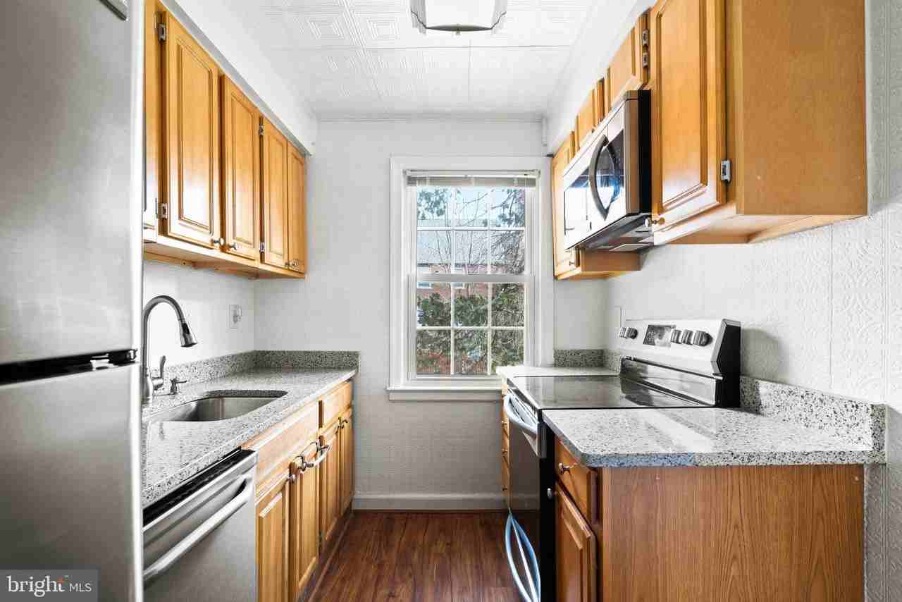2124 Suitland Ter Se #202 - Photo 5 of 10