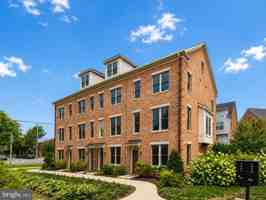 featured image of 1011 Sycamore Dr Se