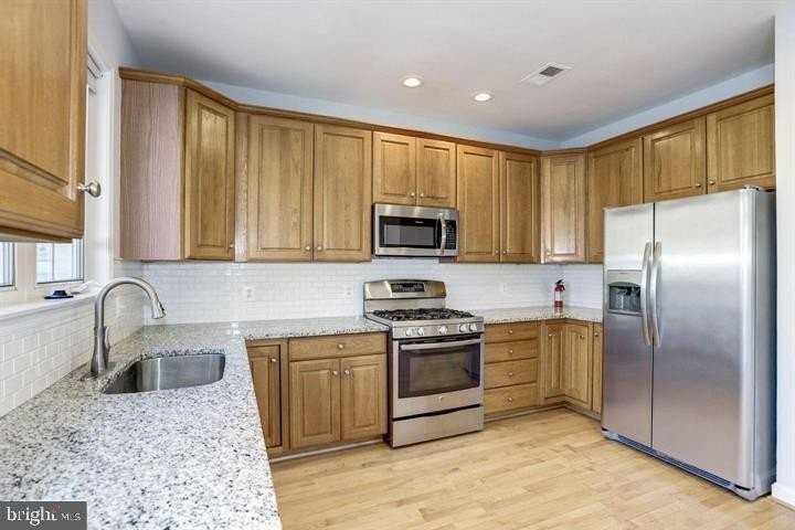 807 Capitol Square Pl Sw - Photo 7 of 31