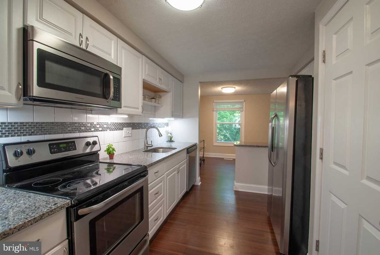 637 Whittier Pkwy - Photo 2 of 23