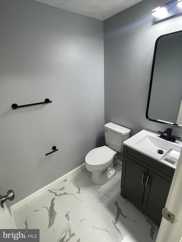 8265 Sebring Ct - Photo 4 of 21