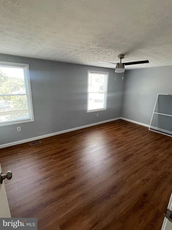 8265 Sebring Ct - Photo 6 of 21