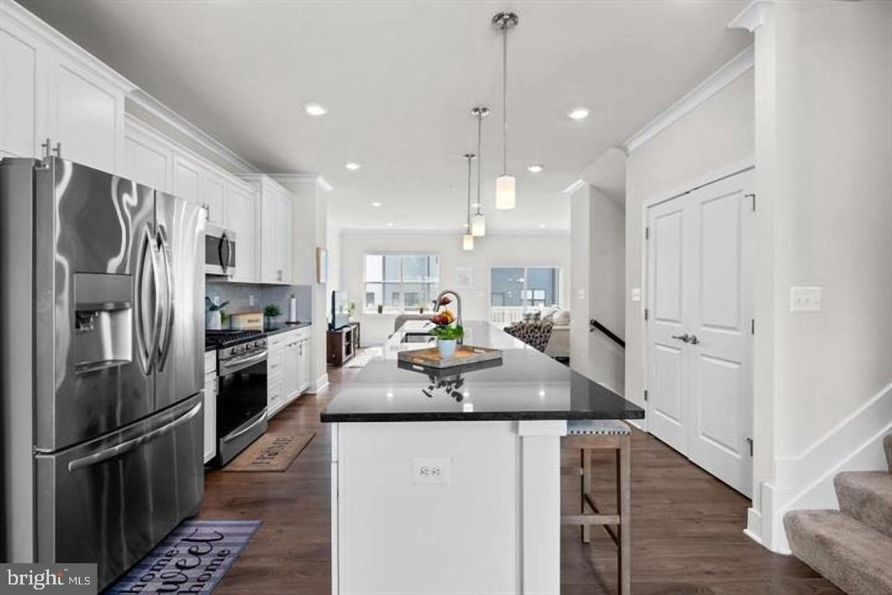 614 Chalcedony Ln - Photo 4 of 28