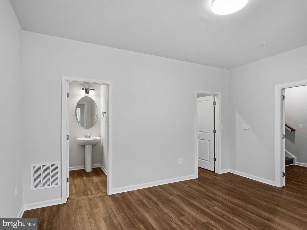 305 Backwater Way - Photo 4 of 34