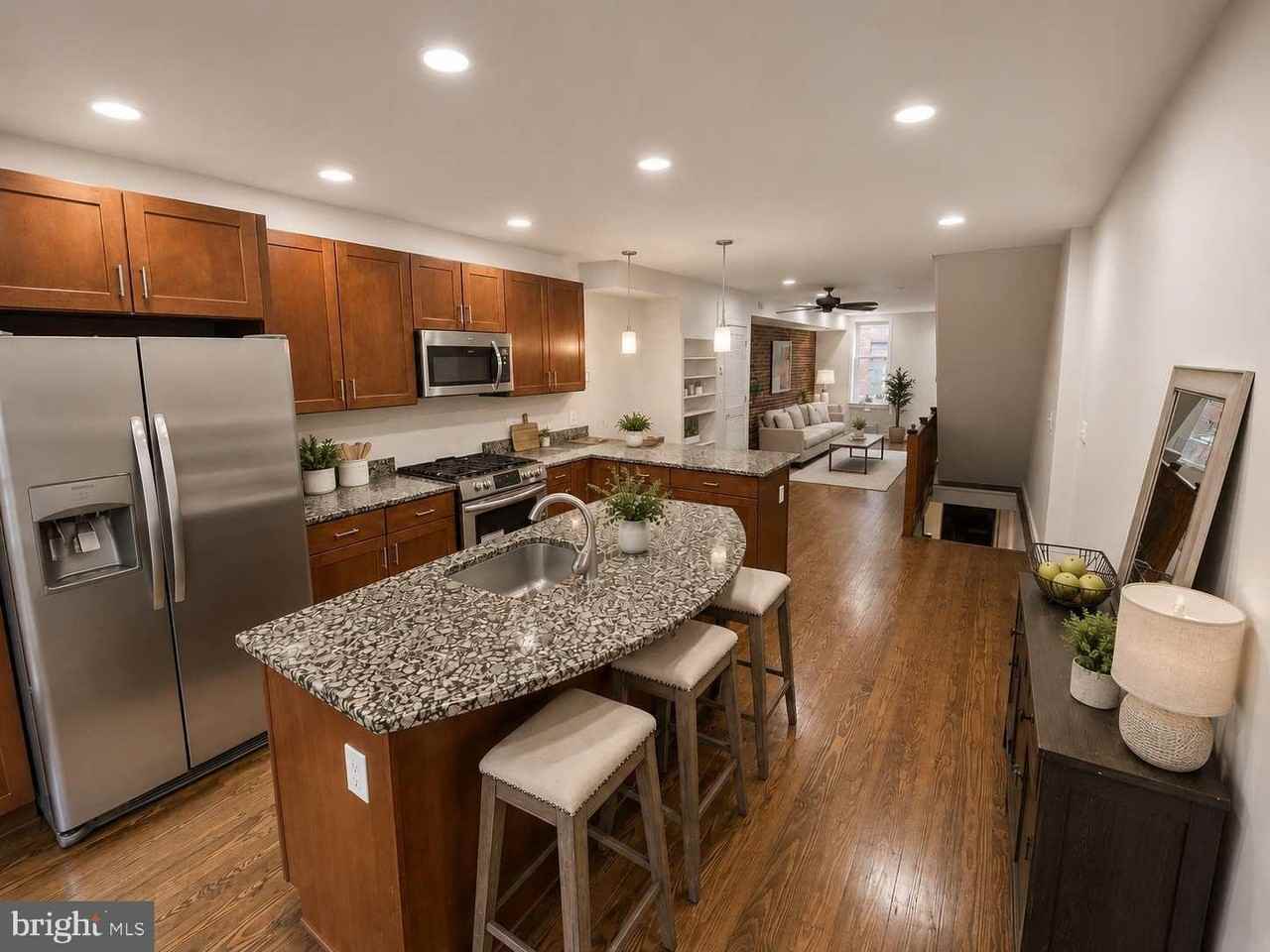 1832 Light St - Photo 6 of 32