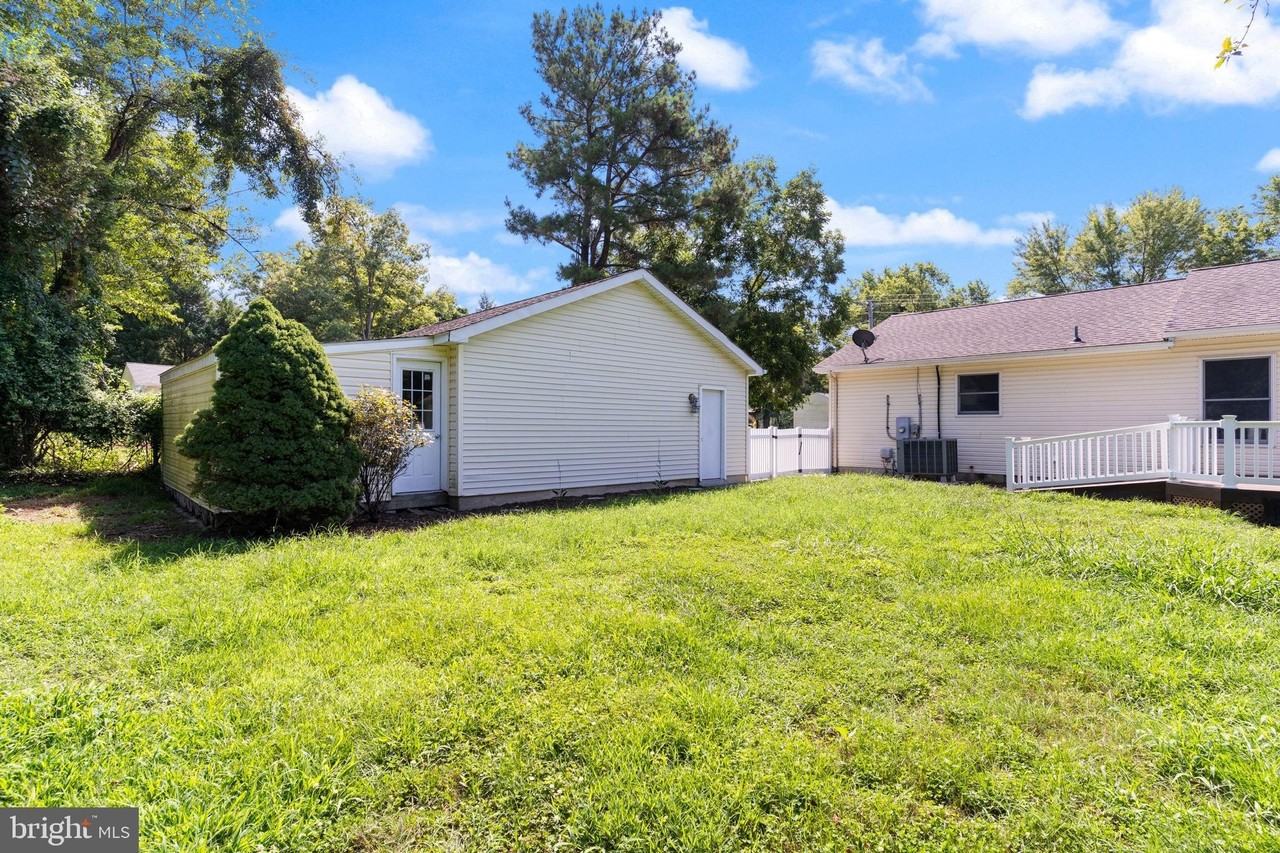 1806 Lowery Rd - Photo 4 of 37