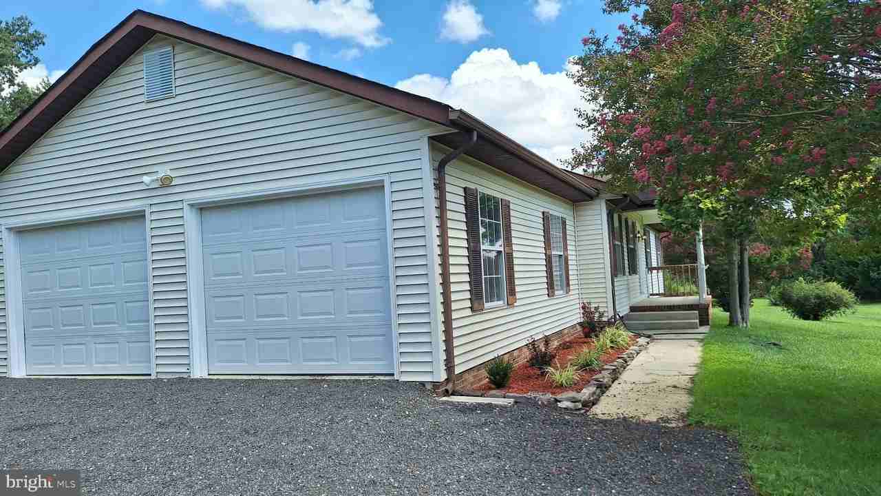 7108 Glen Albin Rd - Photo 2 of 25
