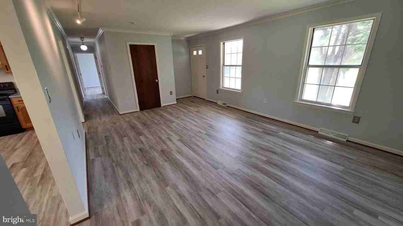 7108 Glen Albin Rd - Photo 6 of 25