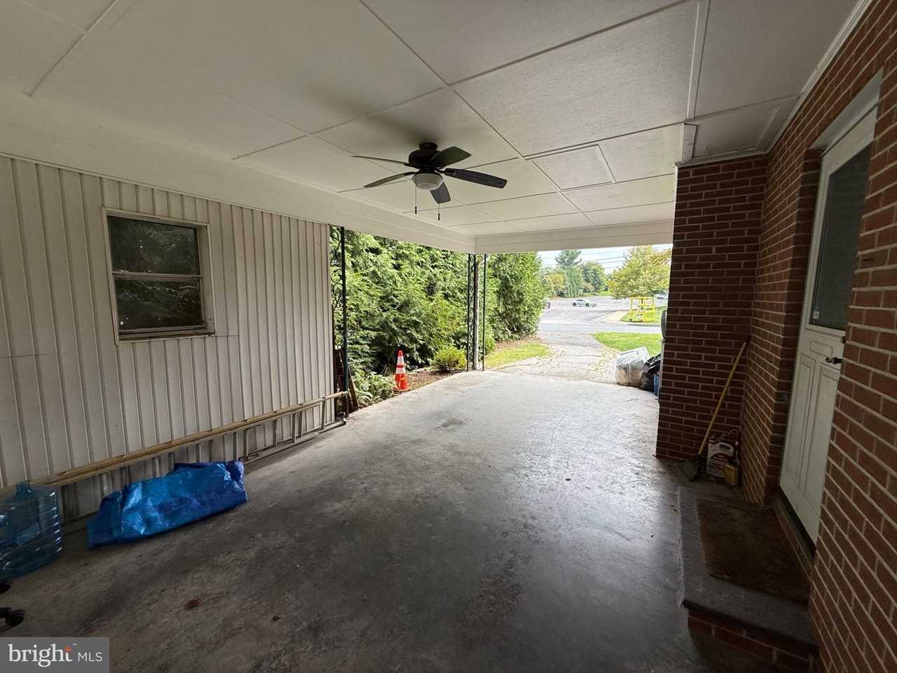 1042 S Carroll St - Photo 3 of 43