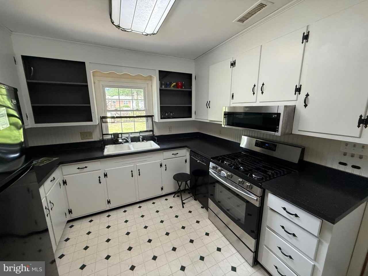 1042 S Carroll St - Photo 5 of 43