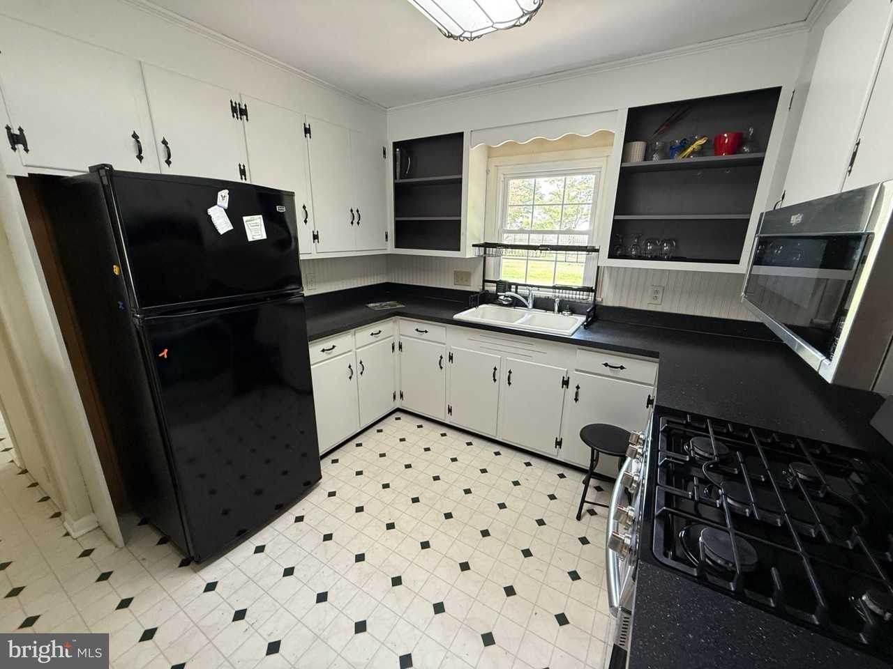 1042 S Carroll St - Photo 6 of 43